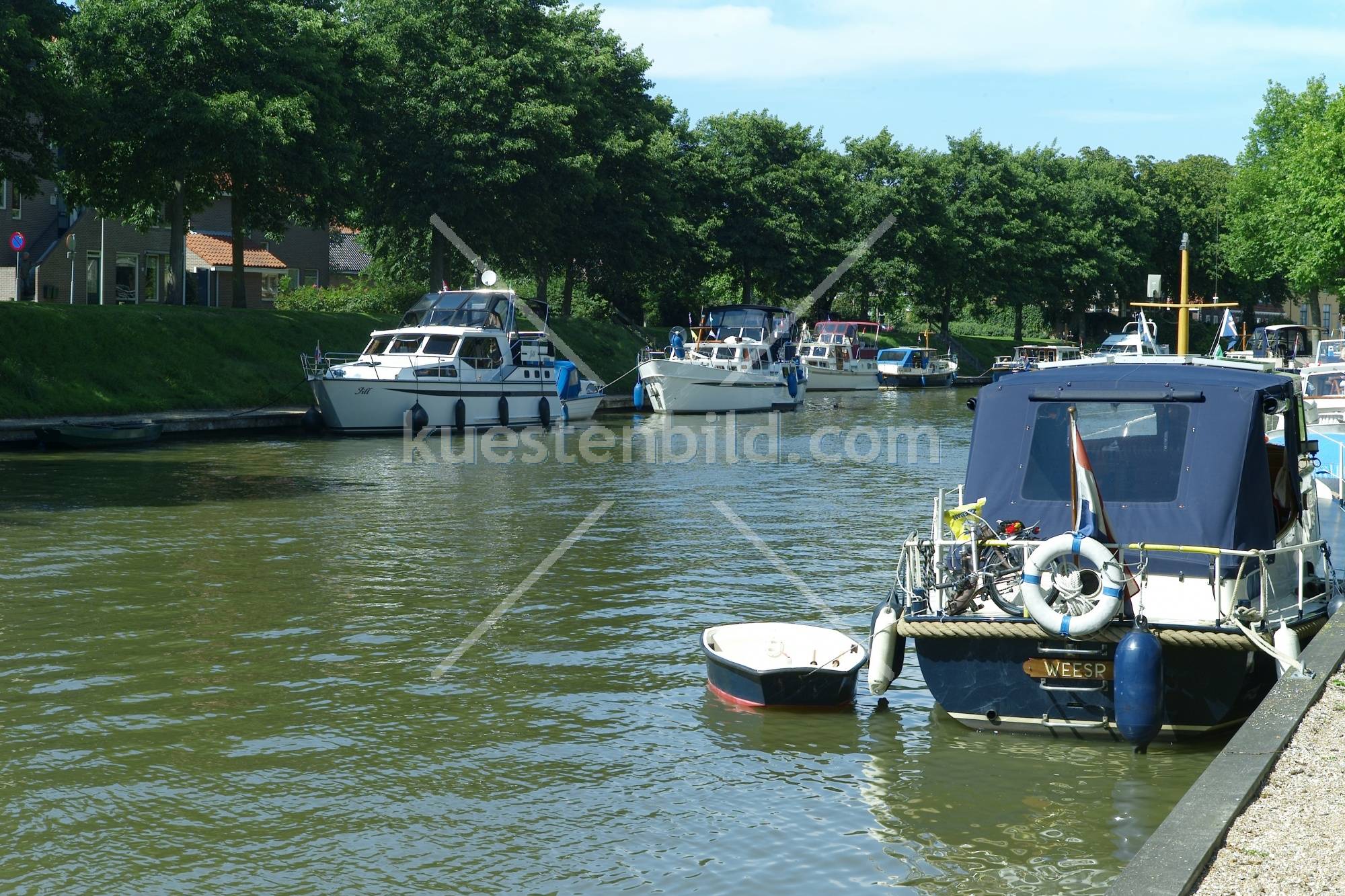 Kanal mit Booten