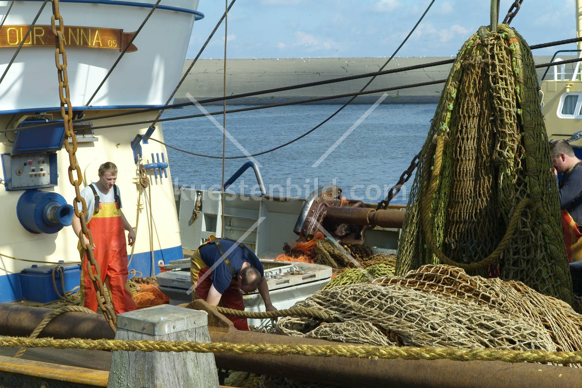 Fischereihafen, Besatzung mit Netzen
