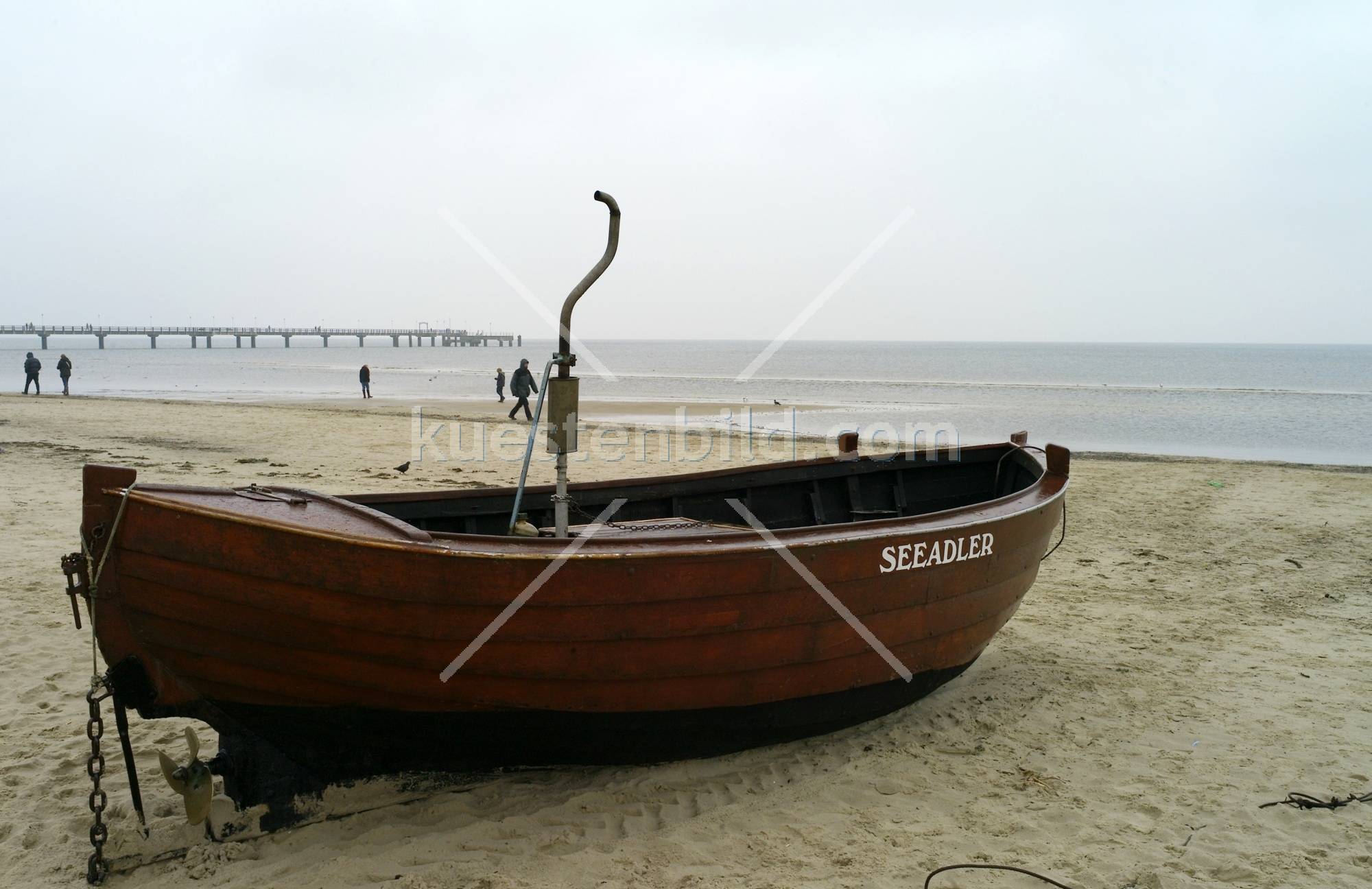 Fischerboot vor Aahlbecker Seebrücke