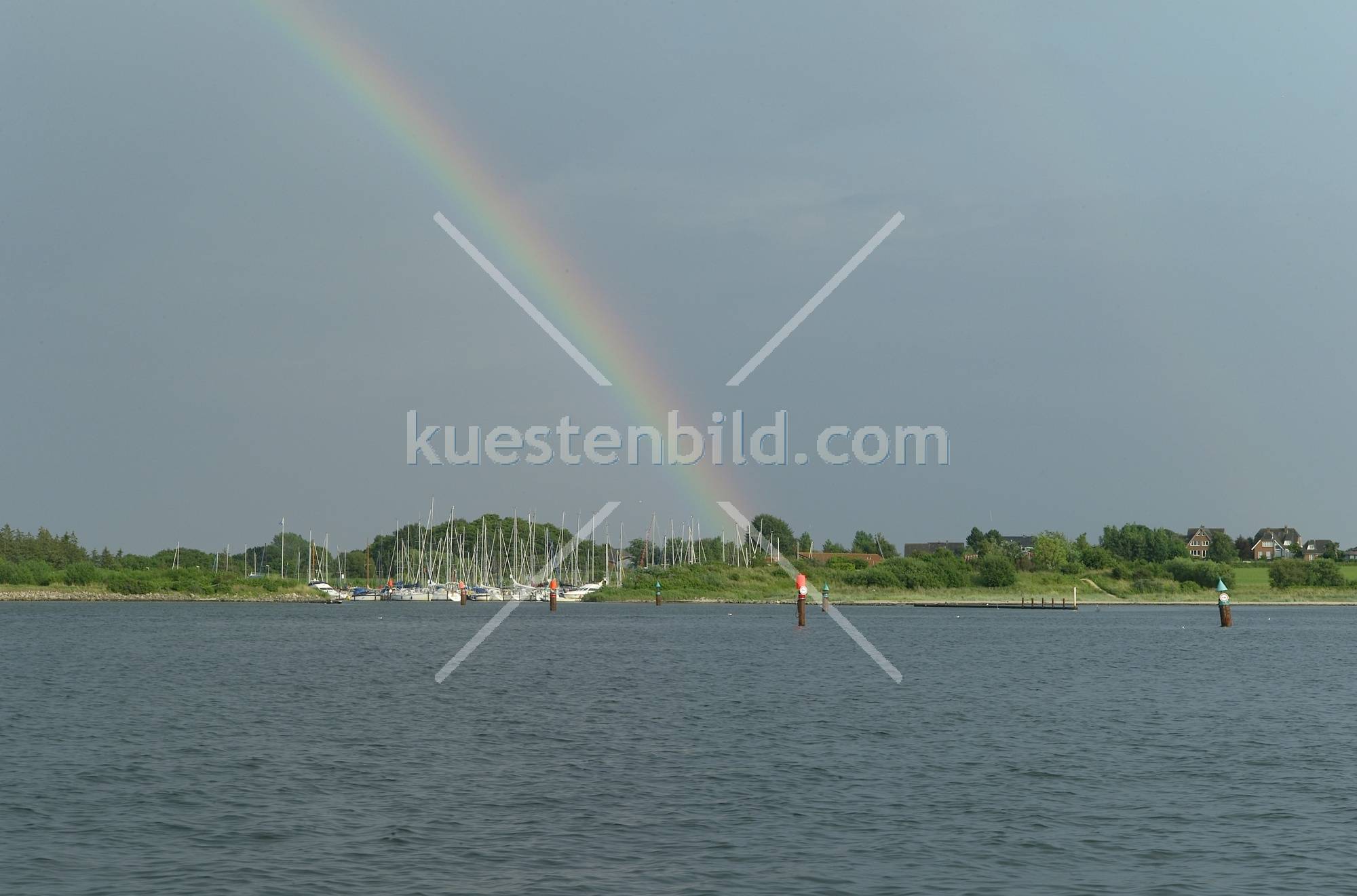 Holnis Hafen Schausende mit Regenbogen