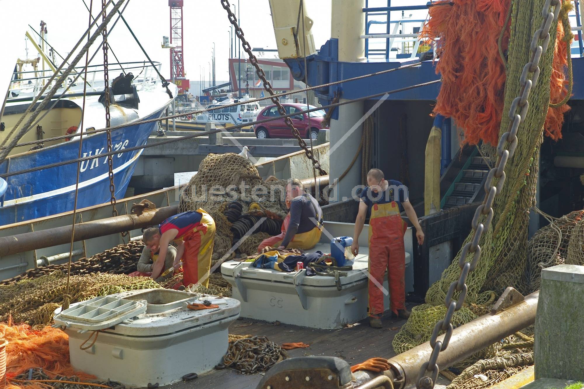 Fischereihafen, Vorbereitungen vor dem Auslaufen