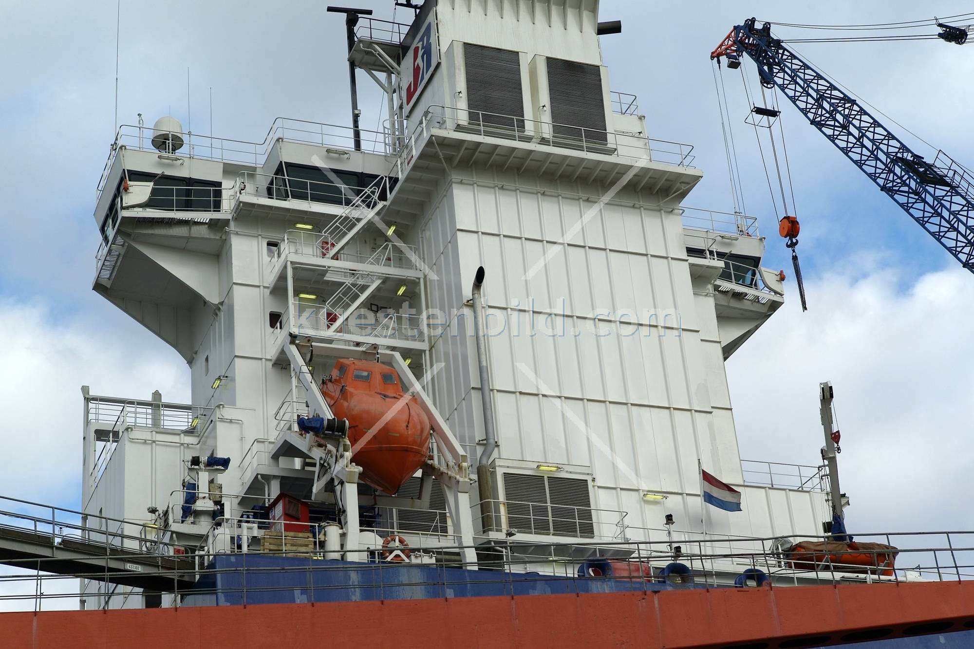 Schiffsaufbau mit Rettungsboot
