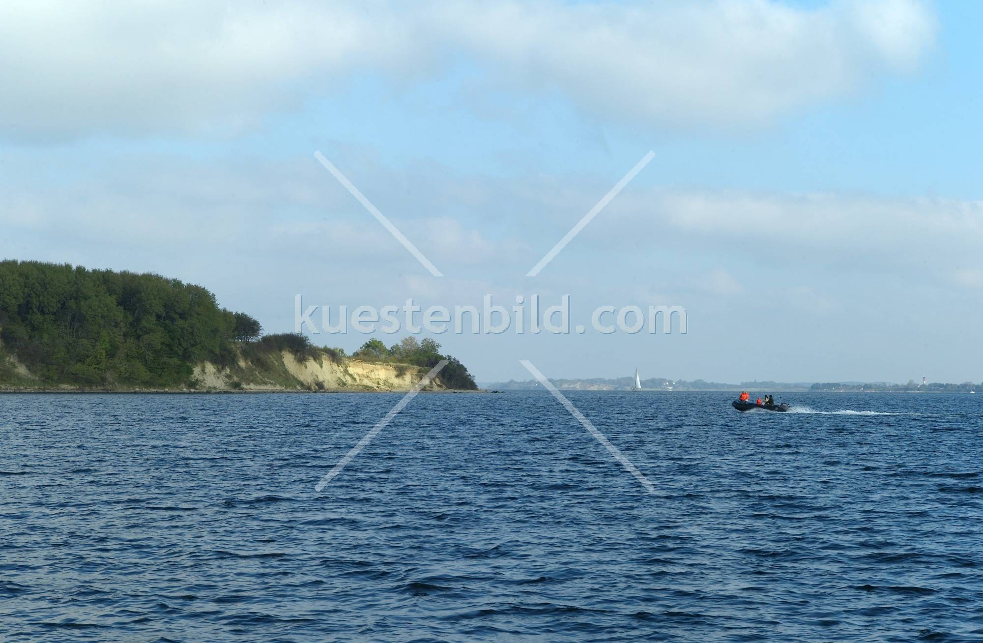 Schlauchboot bei Anfahrt auf Ochseninsel