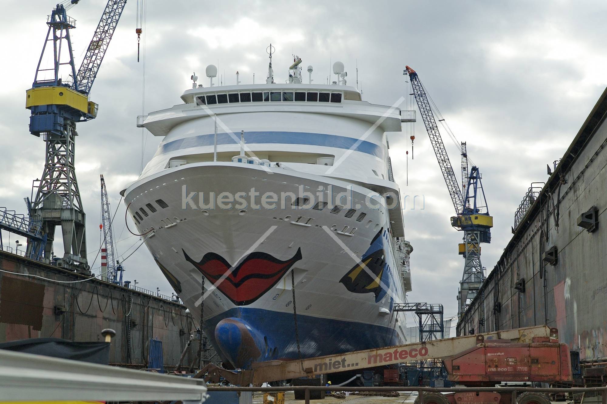 Kreuzfahrtschiff im Trockendock