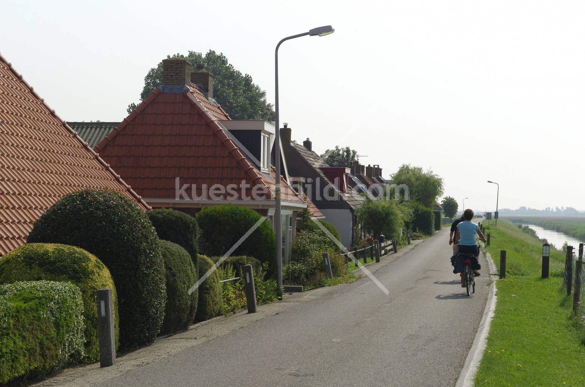Radfahrer auf dem Deich