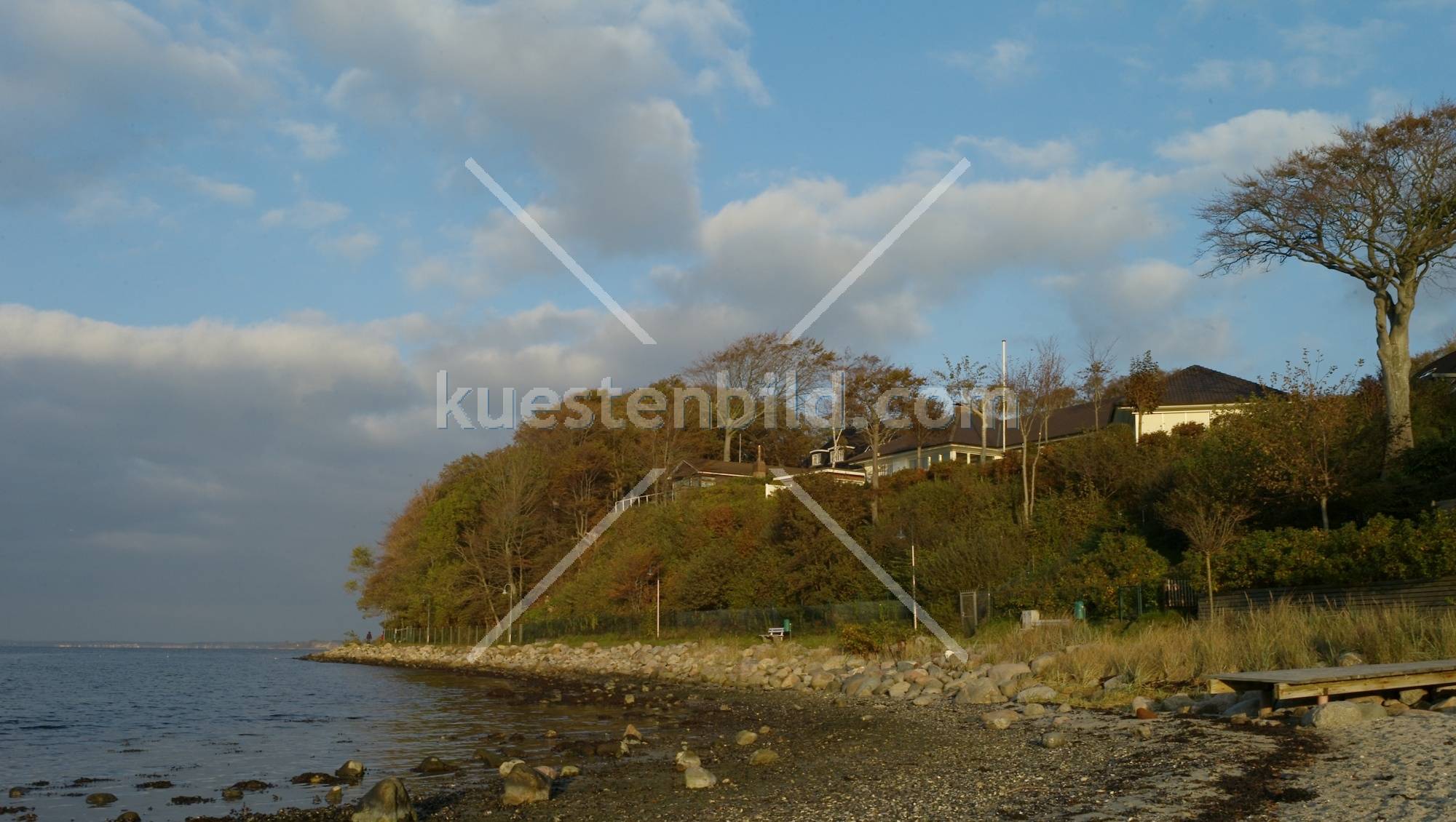 Förde, Herbstufer mit Villa