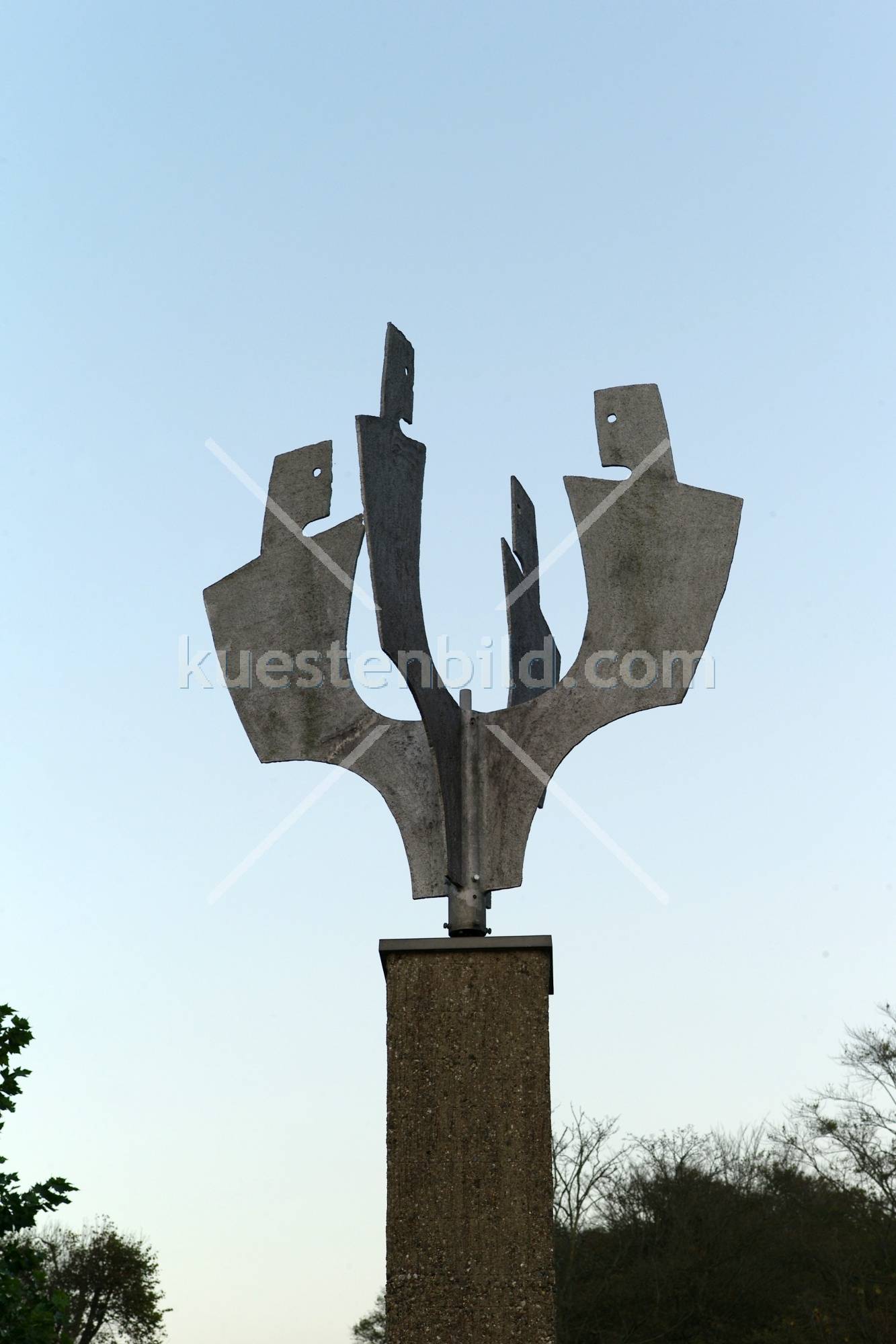 Glücksburg Skulptur an Strandpromenade