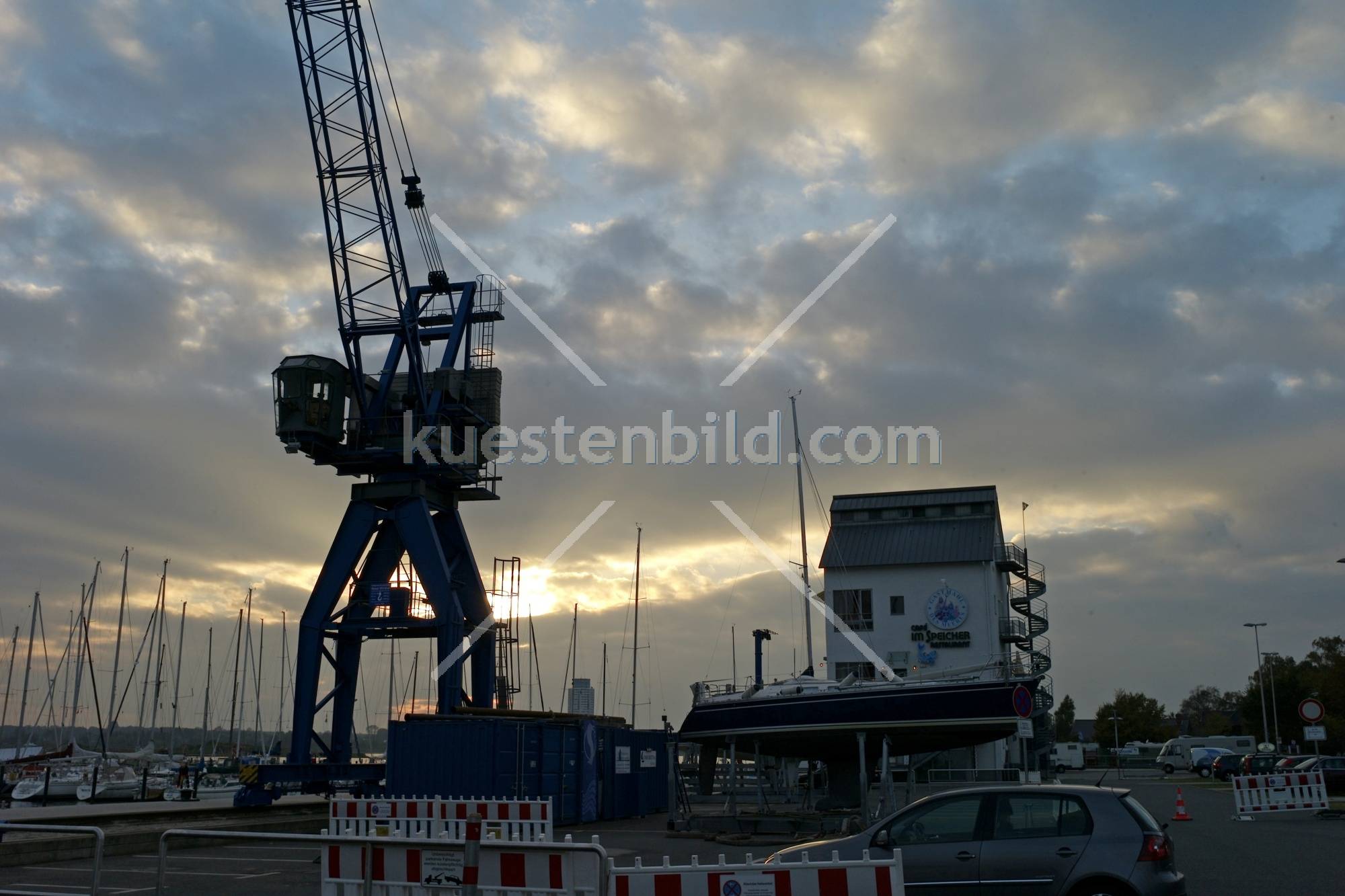 Hafenanlage Schleswig im Abendlicht