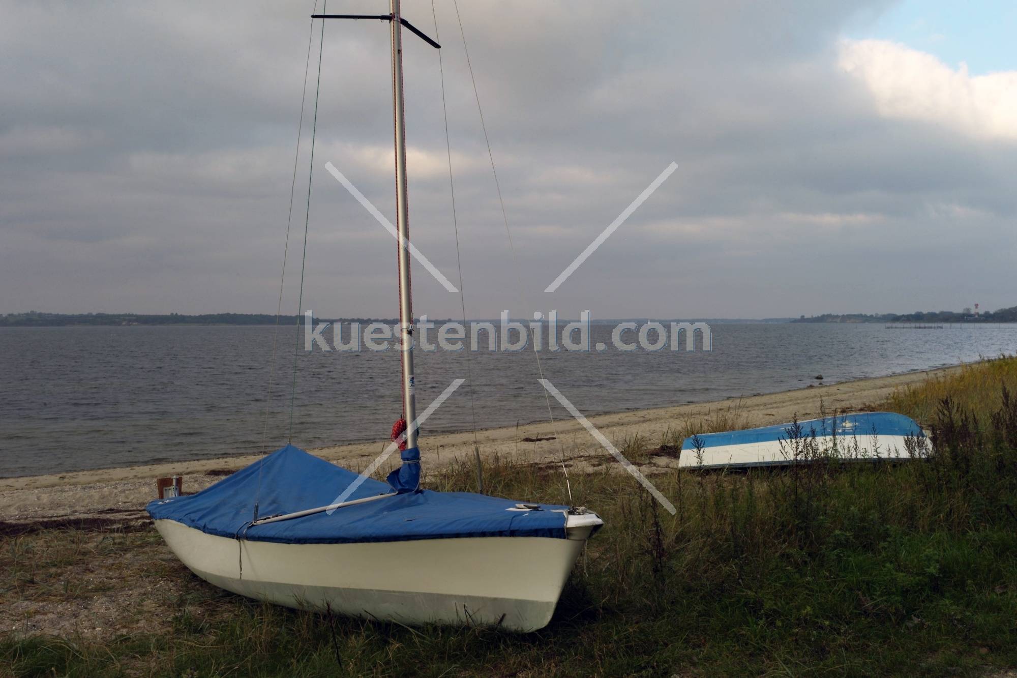 Förde, Boote am Strand