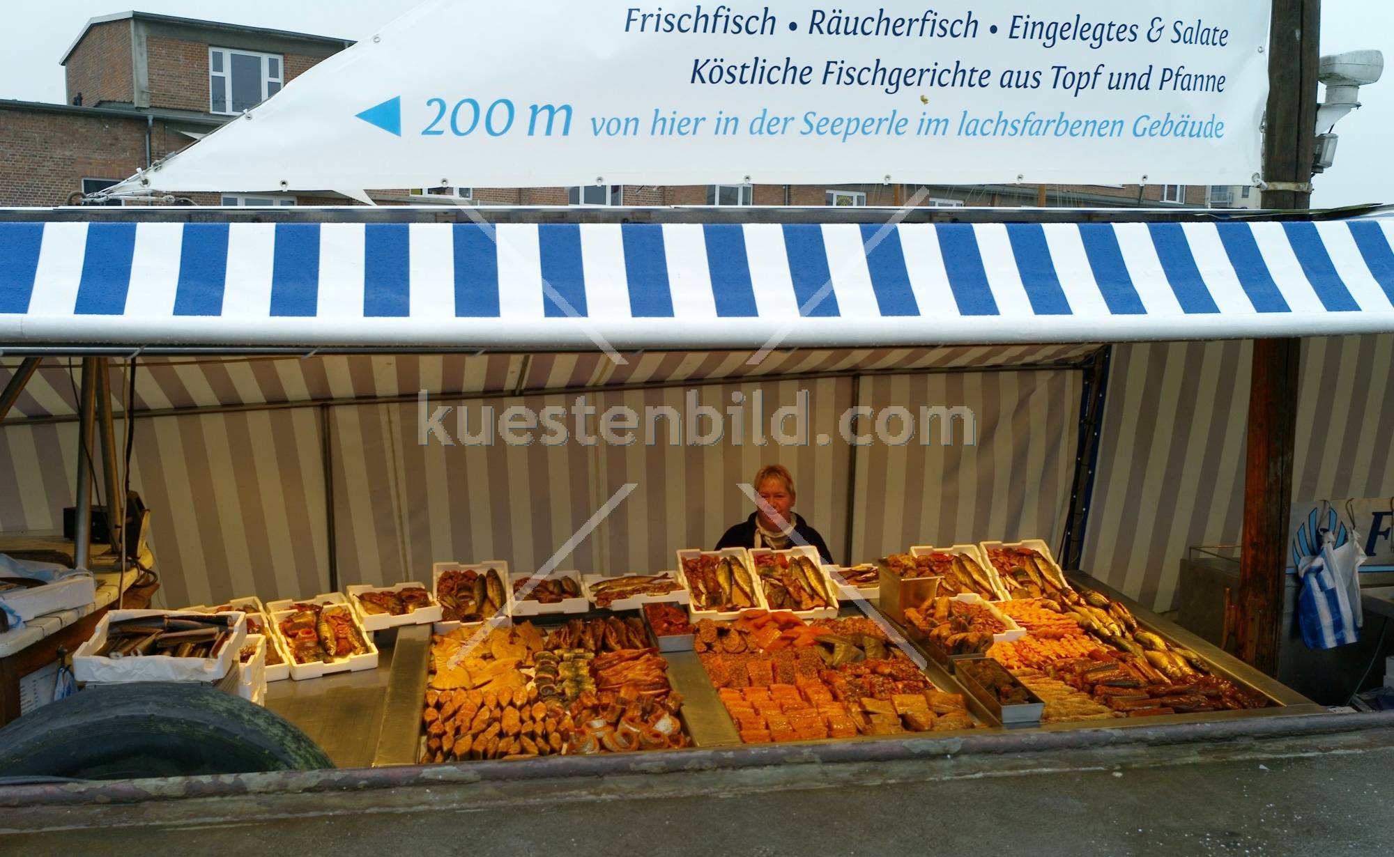 Fischverkauf im Wismarer Hafen