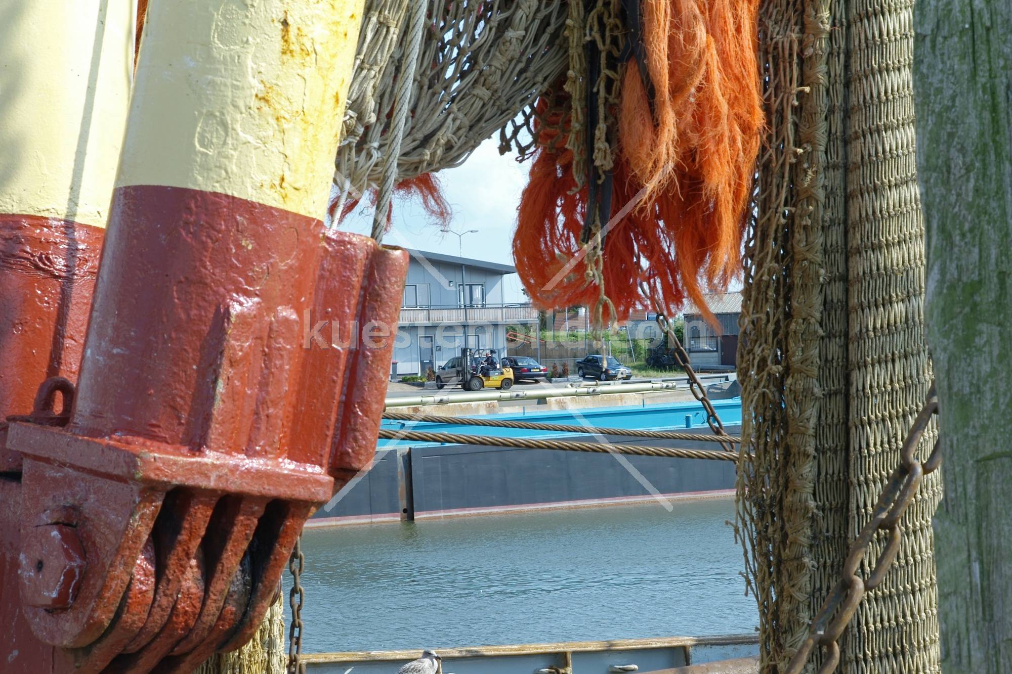 Fischereihafen, Durchblick zum Kai