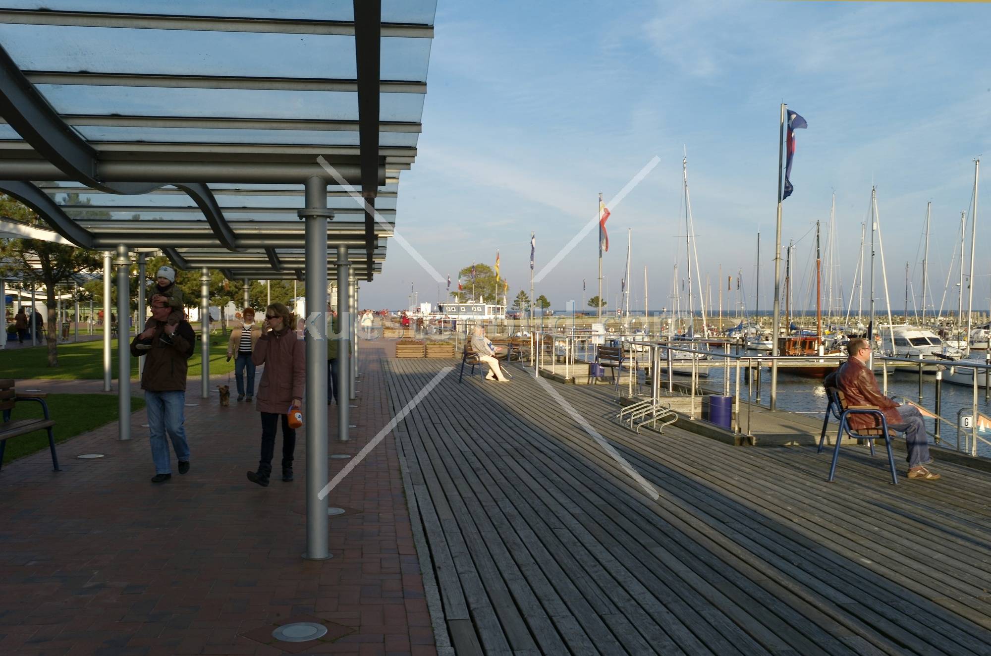 Damp Hafenpromenade