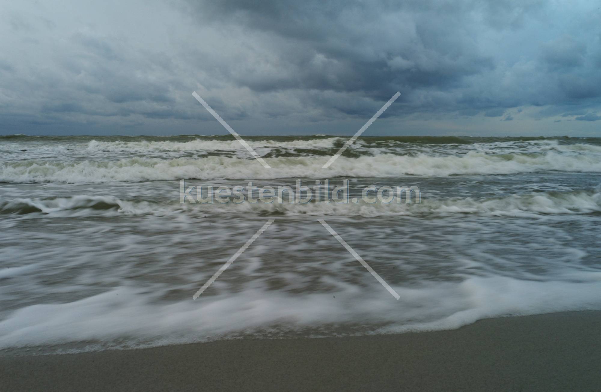 Sturmbrandung an der Ostsee