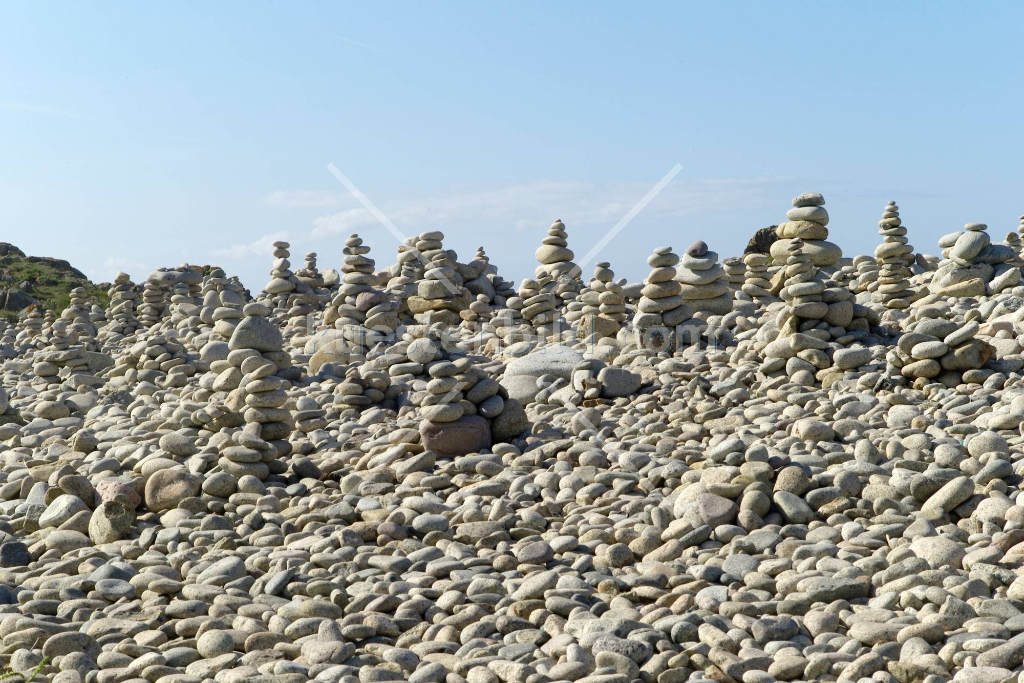Steinskulpturen am Pointe du Chateau