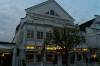 beleuchtete fassade, abendstimmung, lbecker marzipan, niederegger travemnde, 