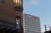 hochhaus, klinkerfassade, stacheldraht, spiegel, manager, hafen, hamburg, 