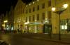 steigenberger hotel, marktplatz wismar, nachtaufnahme, huserfront, historische gebude, 