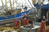 fischereihafen, trawler, harlingen, matosen, deck, netze, bunt, orange, blau, steuerhaus, 