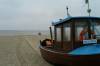 fischerboot auf strand, usedom, sandstrand, diesig, herbst, stimmungsvoll, 