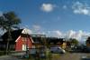 blauer himmel, reetdcher, bunte holzhuser, prerower strom, 