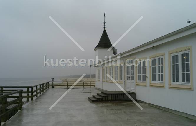 Seitenansicht Gasthaus Ahlbecker Seebrücke
