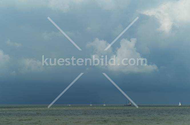 Regenfront vor Harlingen