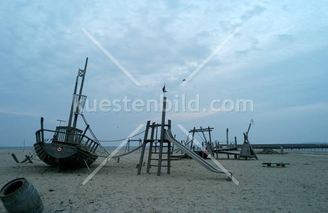 spielplatz strand travemnde