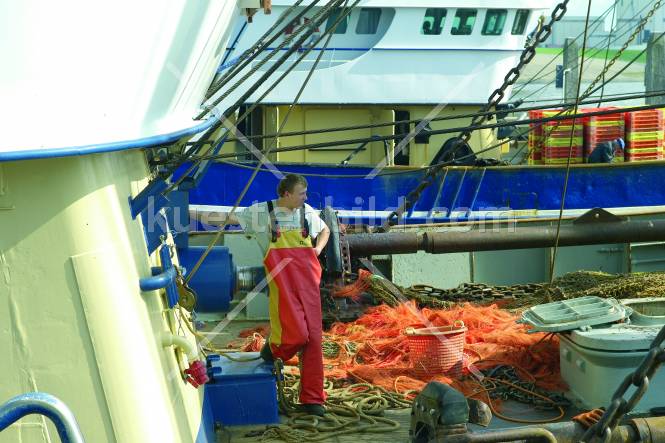 Fischereihafen, Seemann an Deck