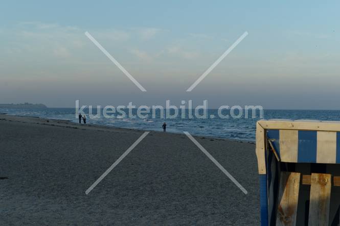 Abendstimmung mit Strandkorb