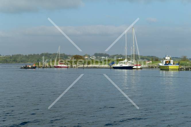 Ochseninsel, Anleger mit Booten