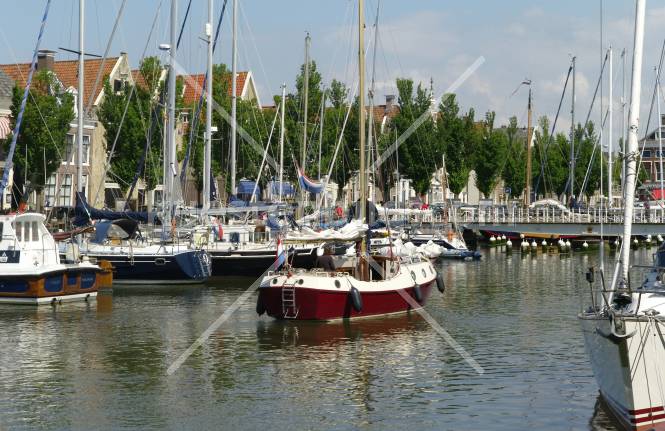 Einfahrt in den Hafen