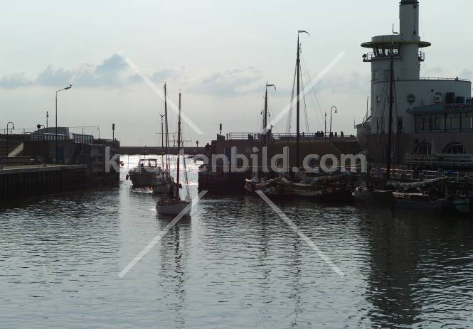 Einfahrt in den Vorhafen