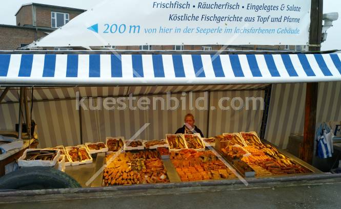 Fischverkauf im Wismarer Hafen