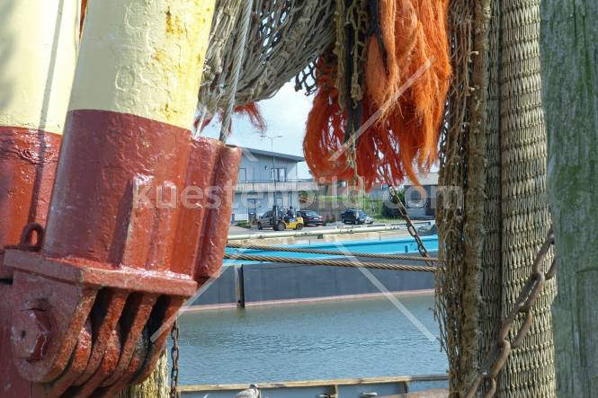Fischereihafen, Durchblick zum Kai
