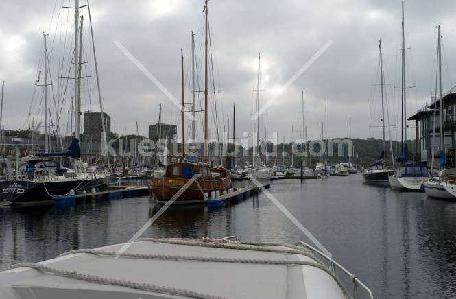Ausfahrt aus der Marina Sonwik