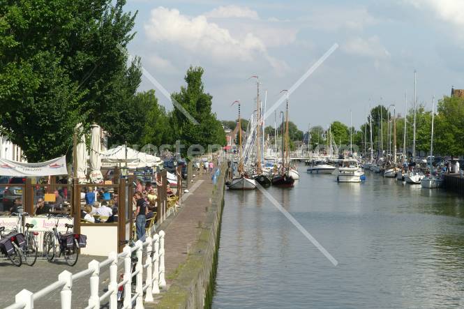 Binnenhafen mit Ausflugsgastronomie