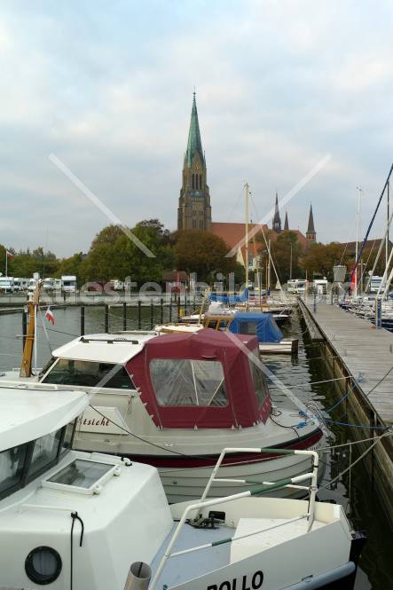 Stadthafen Schleswig mit Blick auf Dom